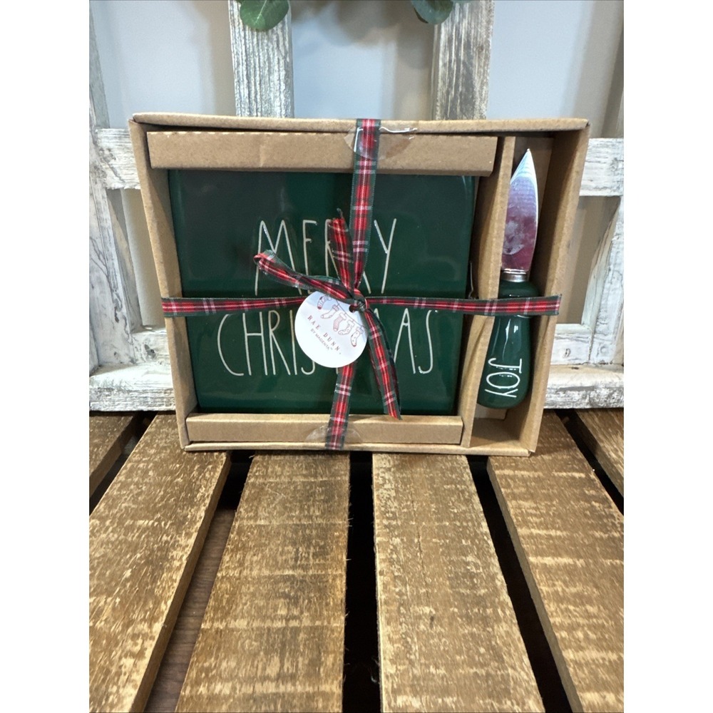 Rae Dunn Green MERRY CHRISTMAS Holiday Cheese Cutting Board W/ Knife JOY EUC
